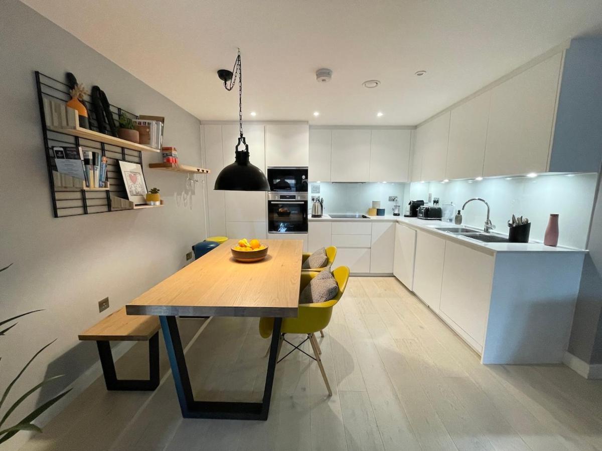 Stylish & Modern 2-bed With Private Terrace Appartement