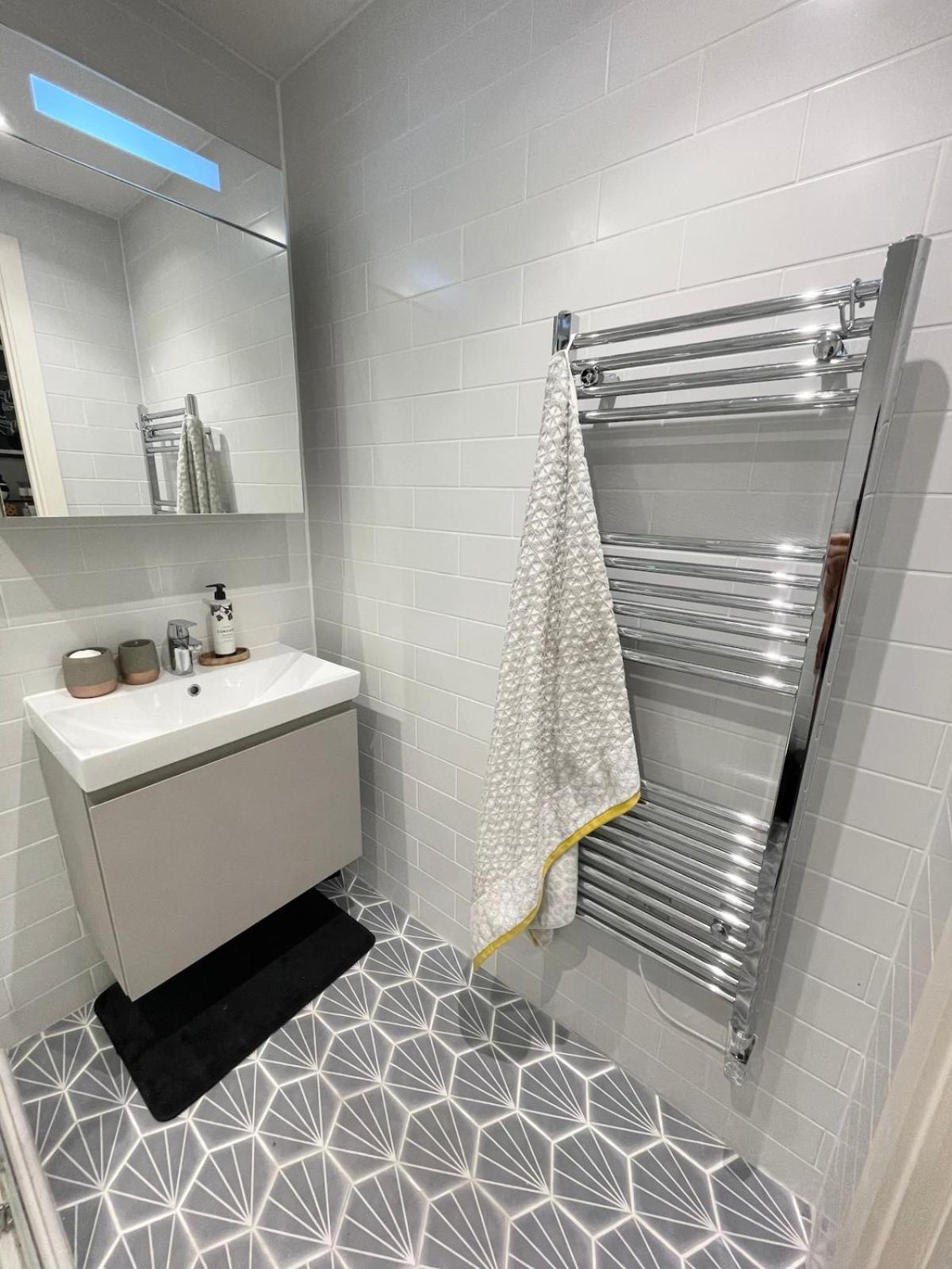 Stylish & Modern 2-bed With Private Terrace * Londres